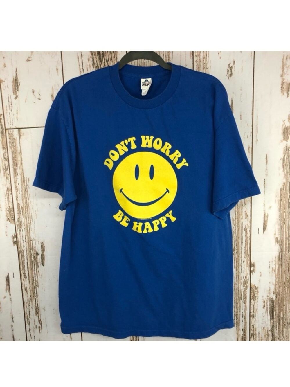 Don’t Worry, Be Happy, Graphic T-shirt. XL. In excellent condition!